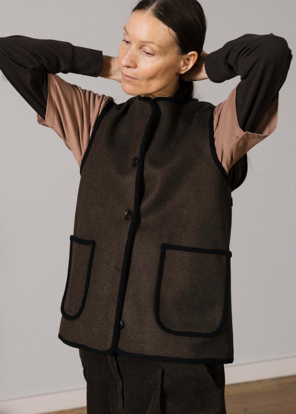 Meha vest – loden | Pure dark brown Vest aiayu