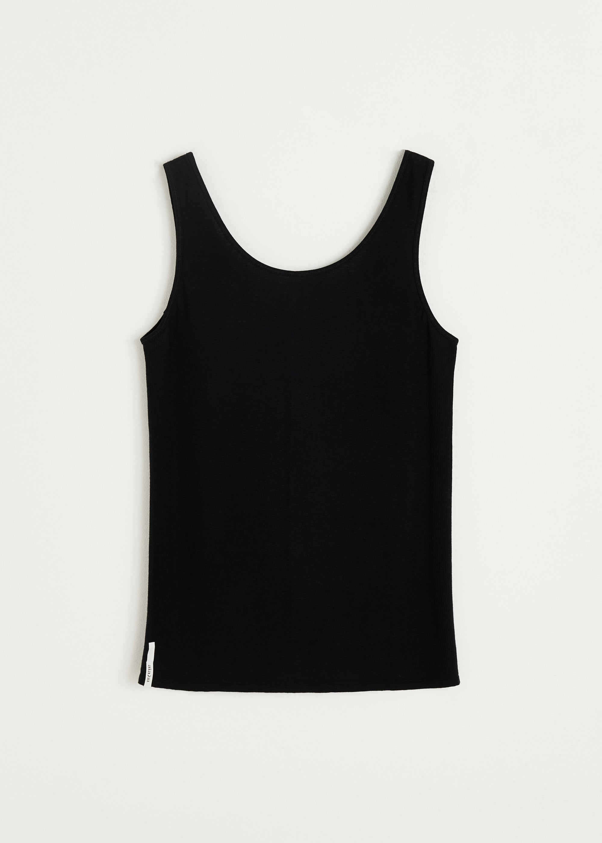 Gentle tank – cashmere | Black Top aiayu