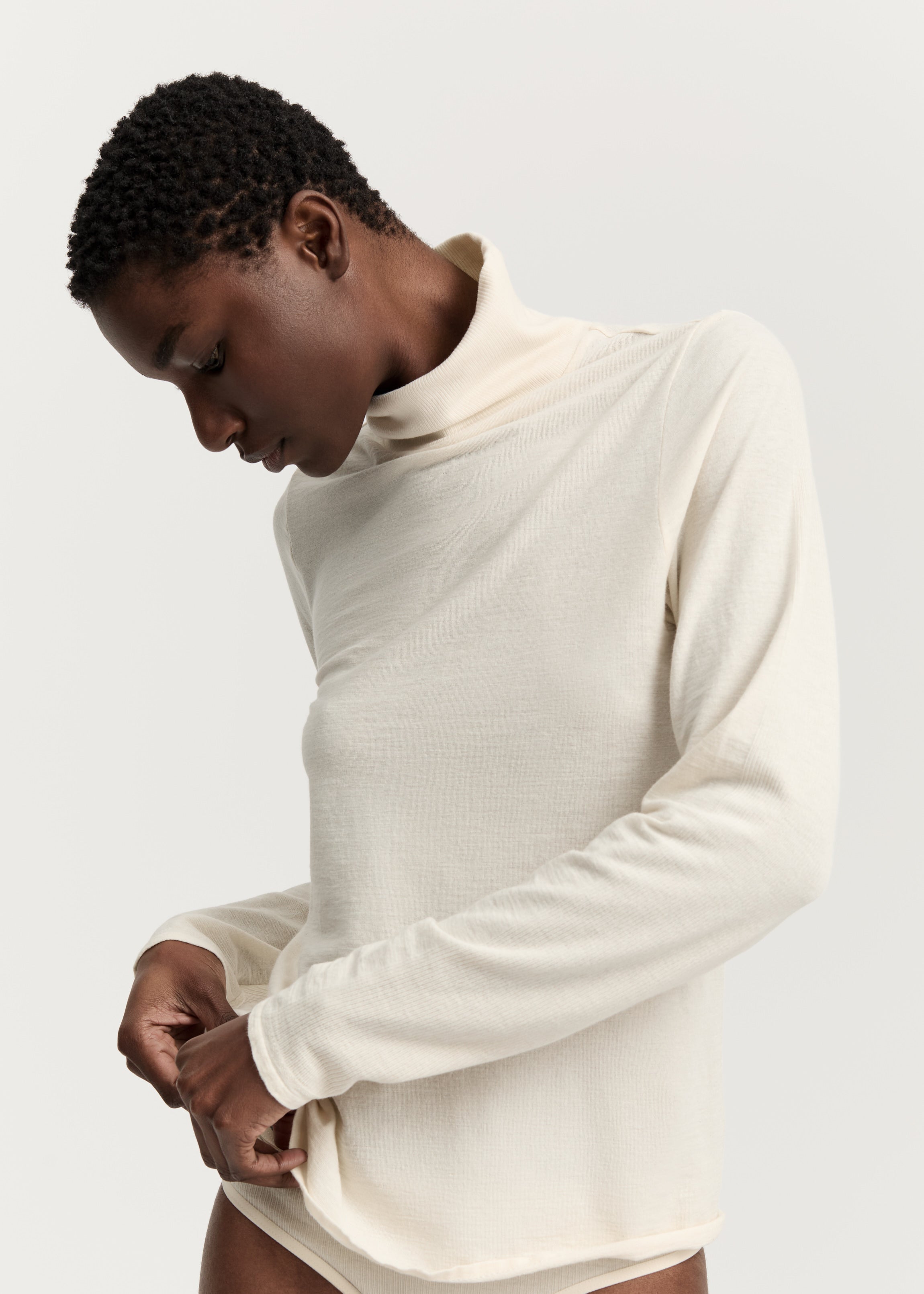 Gentle turtleneck – cashmere | Pure Ecru Blouse aiayu