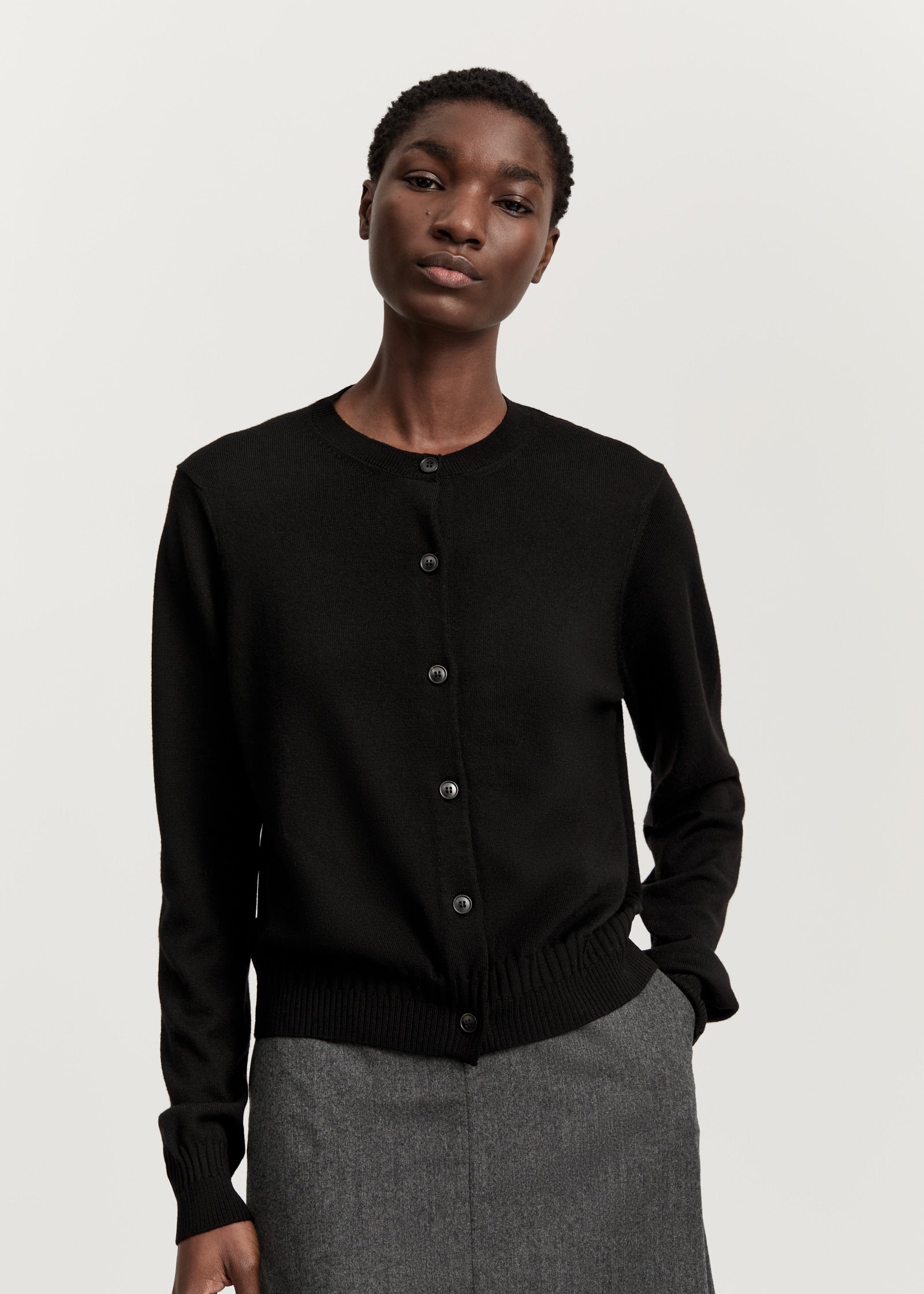 Hariza cardigan – pure merino wool | Black Cardigan aiayu