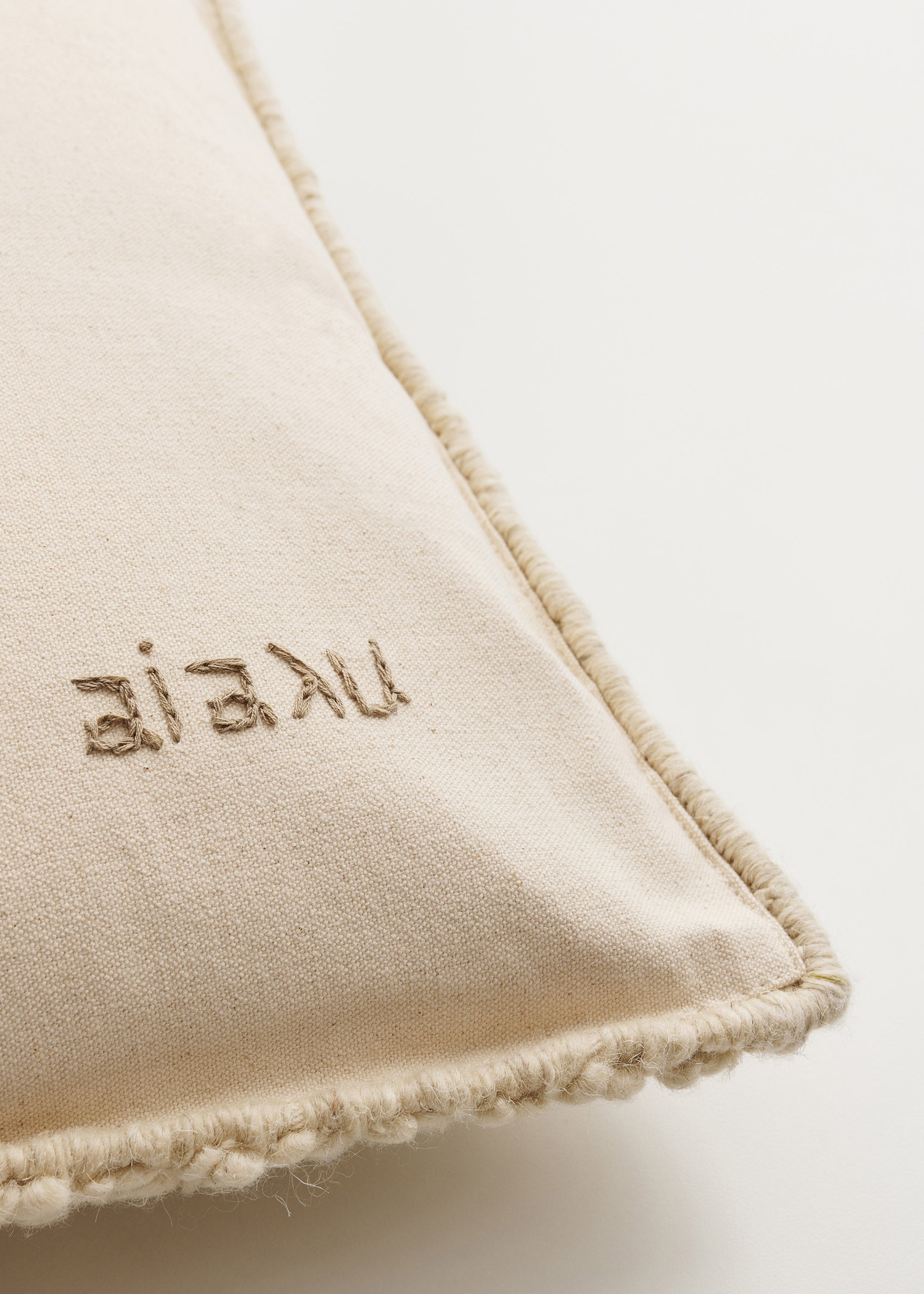 Idras wool pillow - 40x60 | Pure Ecru Pillow aiayu.com