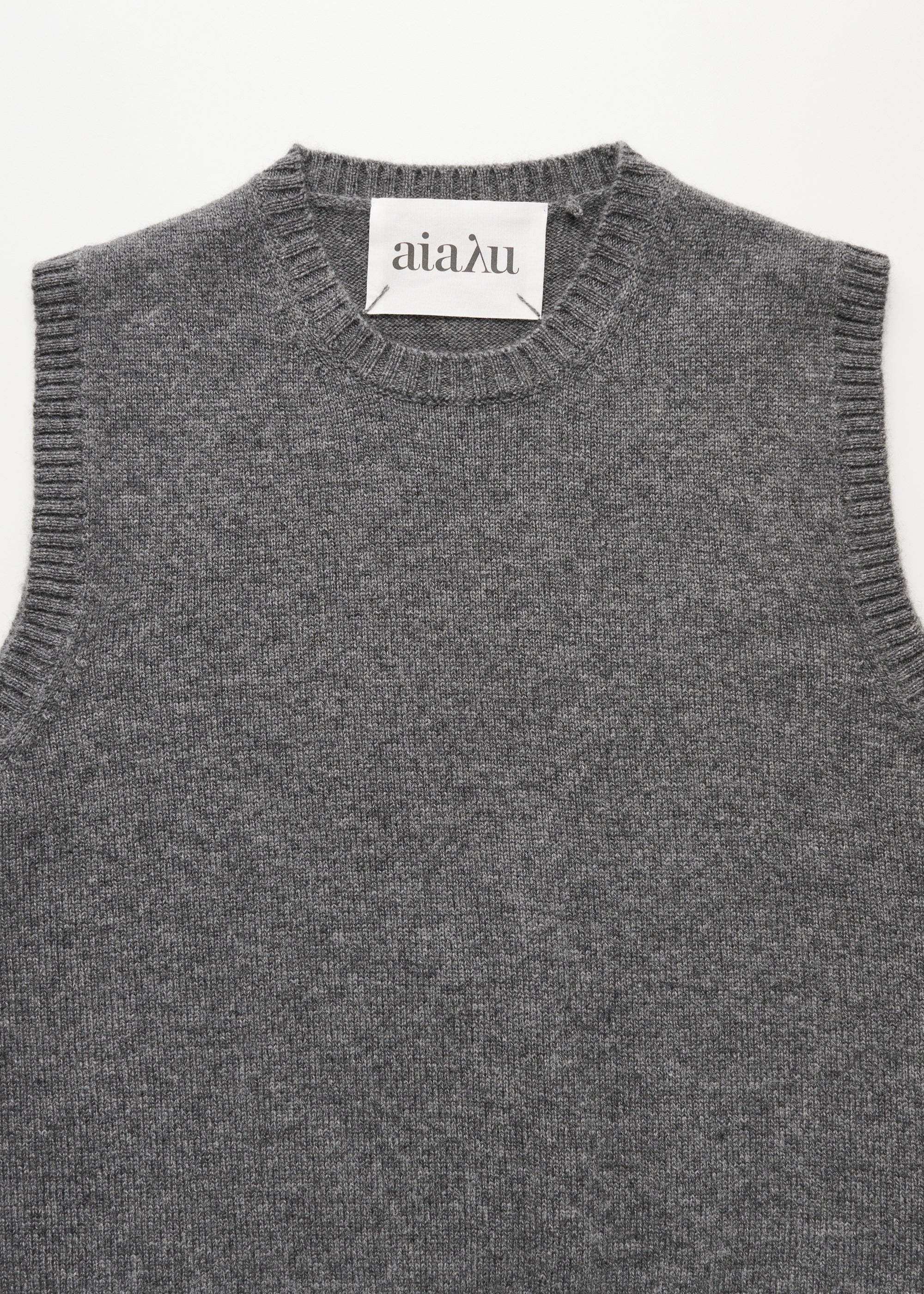 Ingeborg vest – pure cashmere | Stormy Vest aiayu