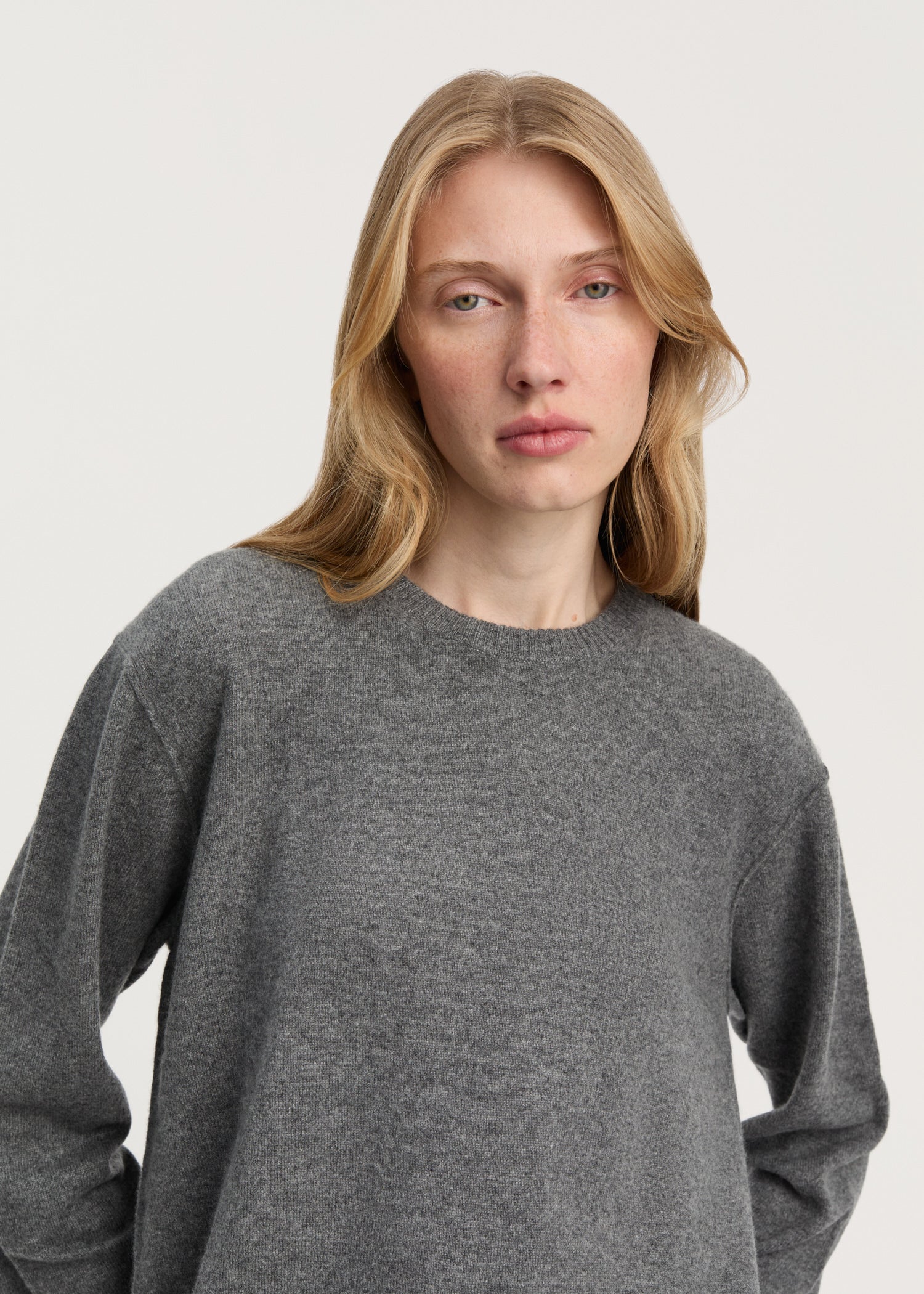 Leonardo sweater – pure cashmere | Stormy Sweater aiayu