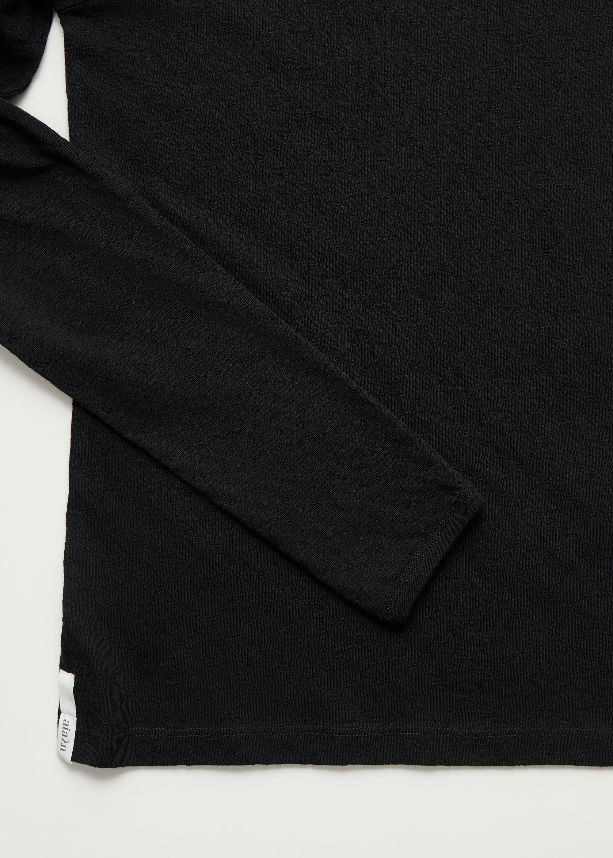 Messhu long sleeve | Black T-shirt aiayu
