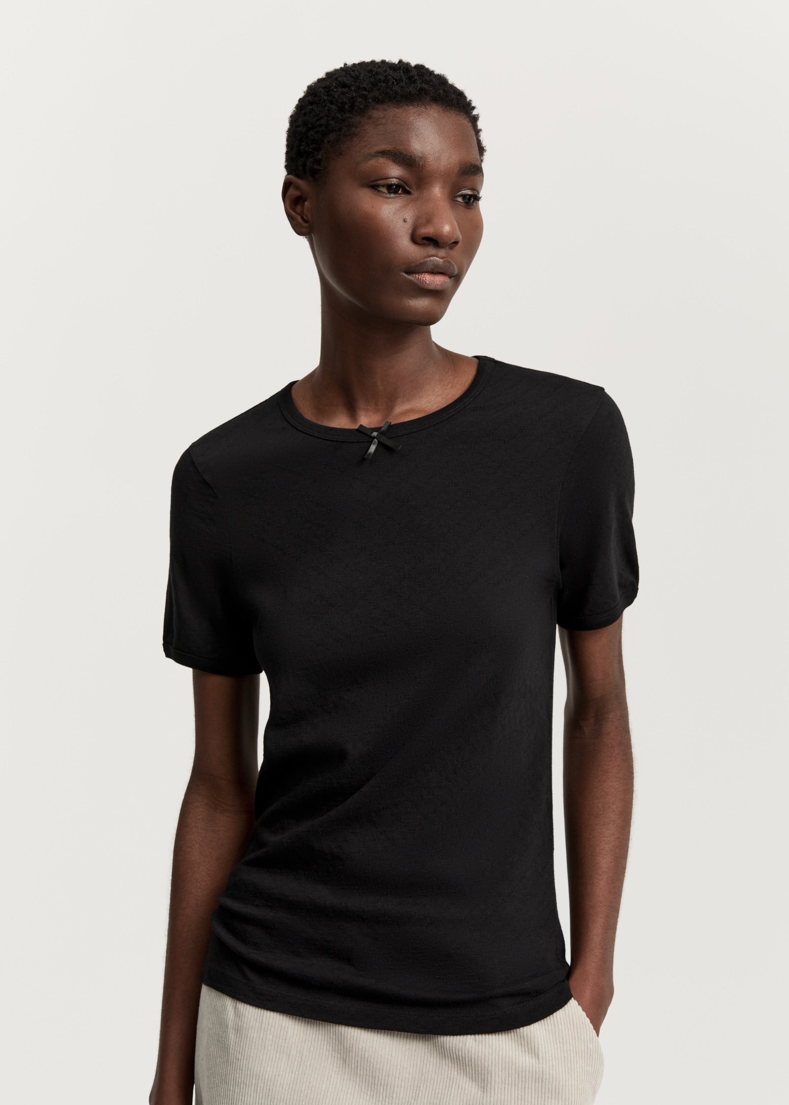 Messhu tee | Black T-shirt aiayu
