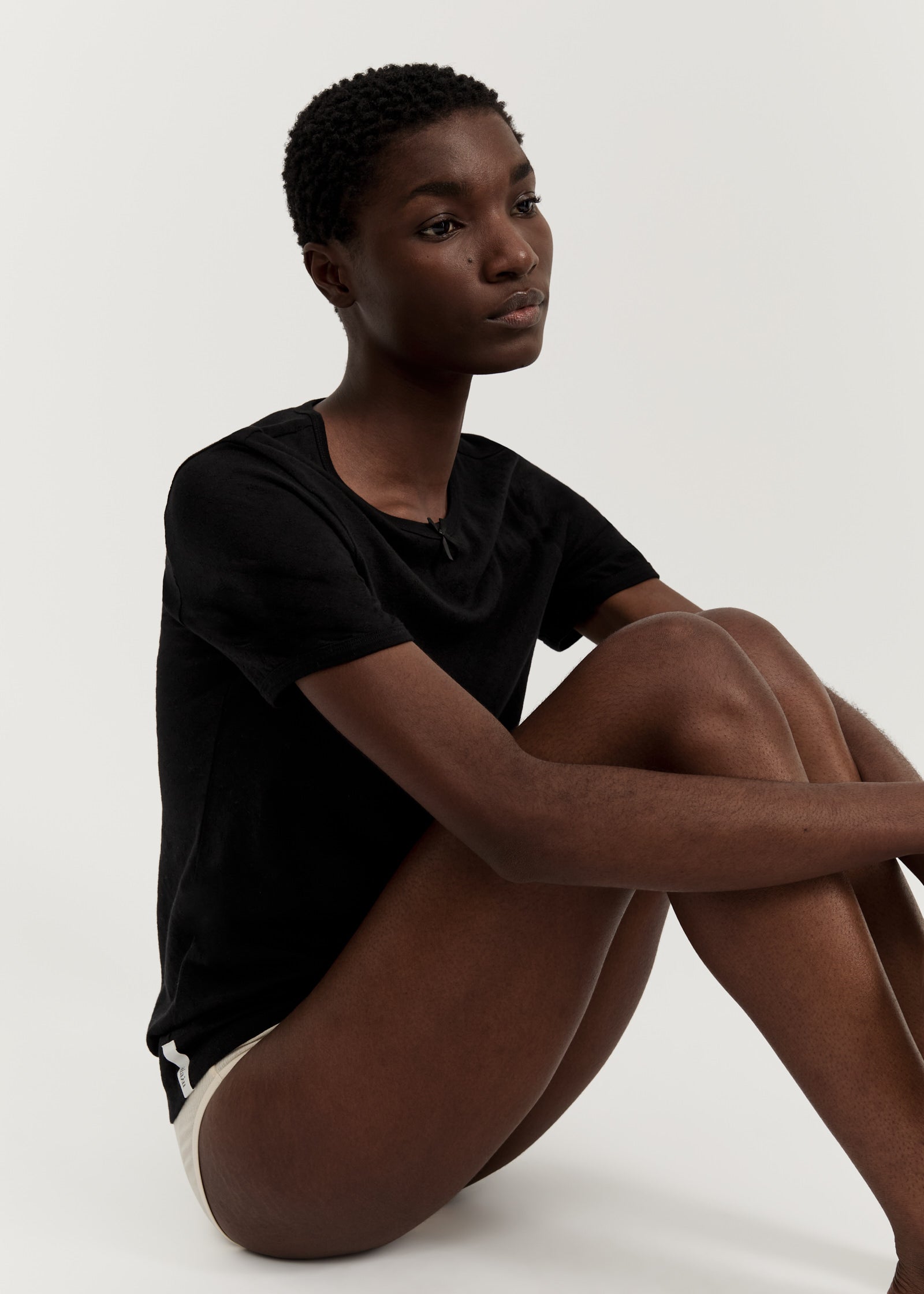 Messhu tee | Black T-shirt aiayu