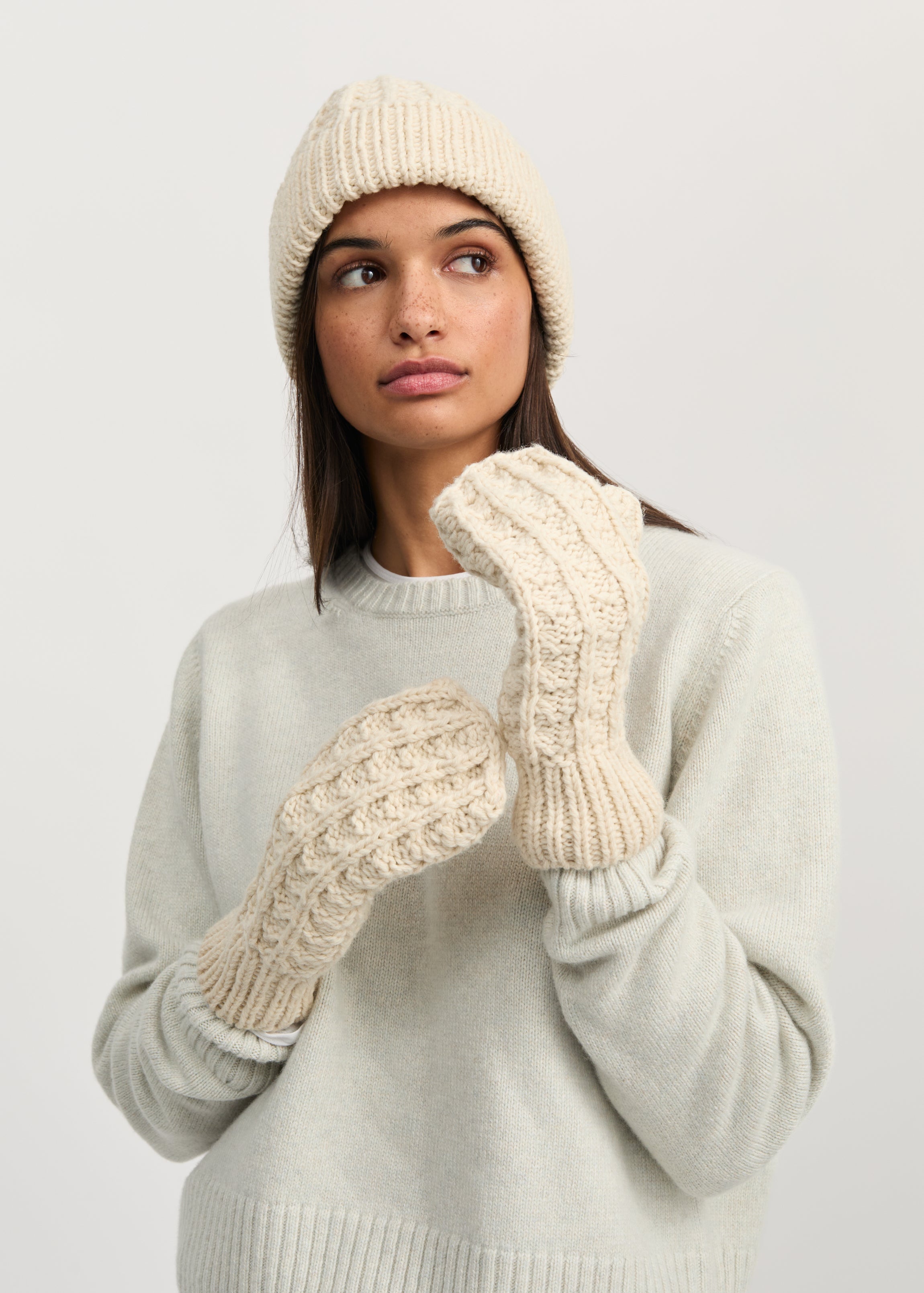 Oponi mittens – highland wool | Pure ecru Mittens aiayu