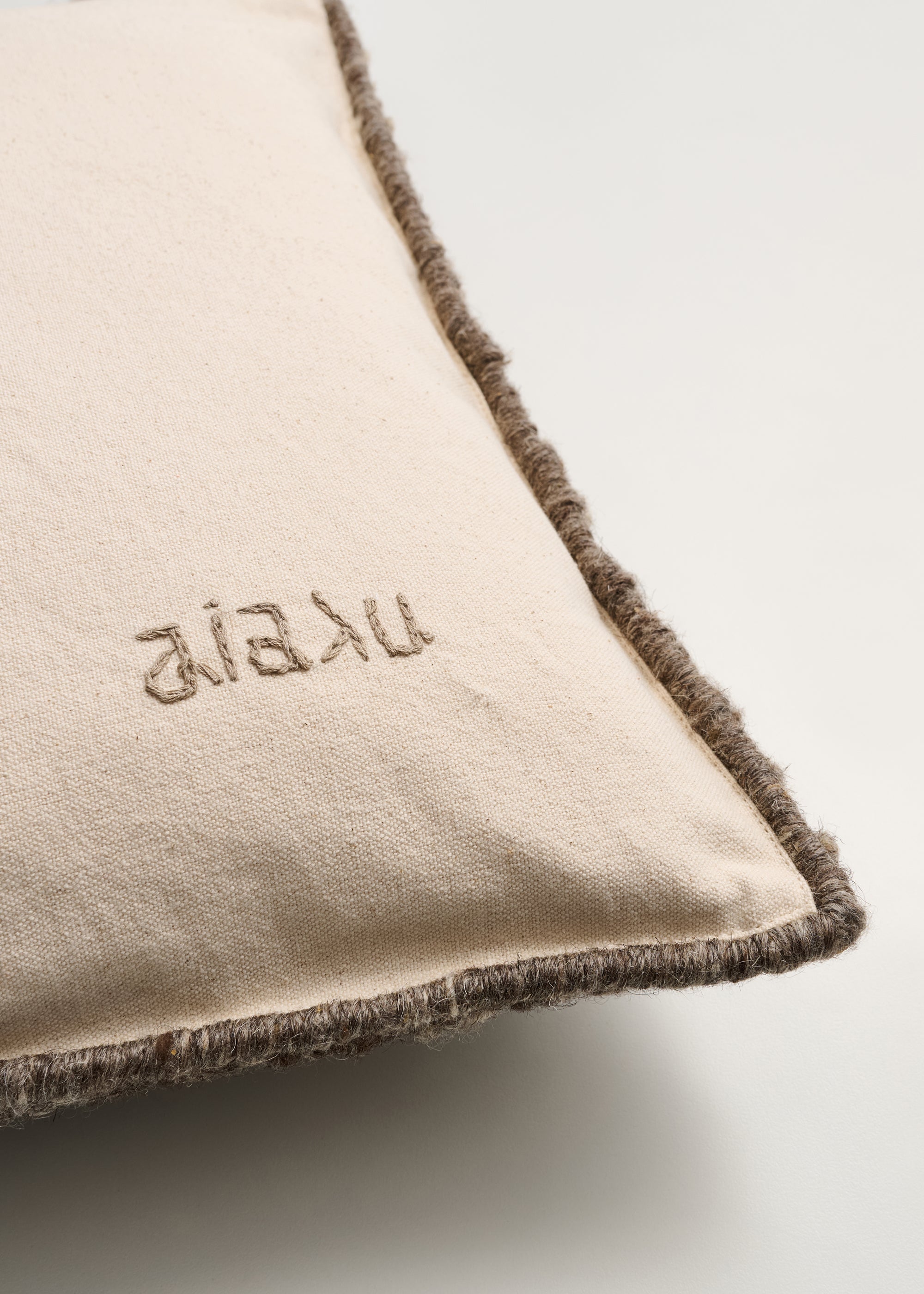 Texture nepal wool pillow - 40x60 | Mix Nature pillow aiayu.com