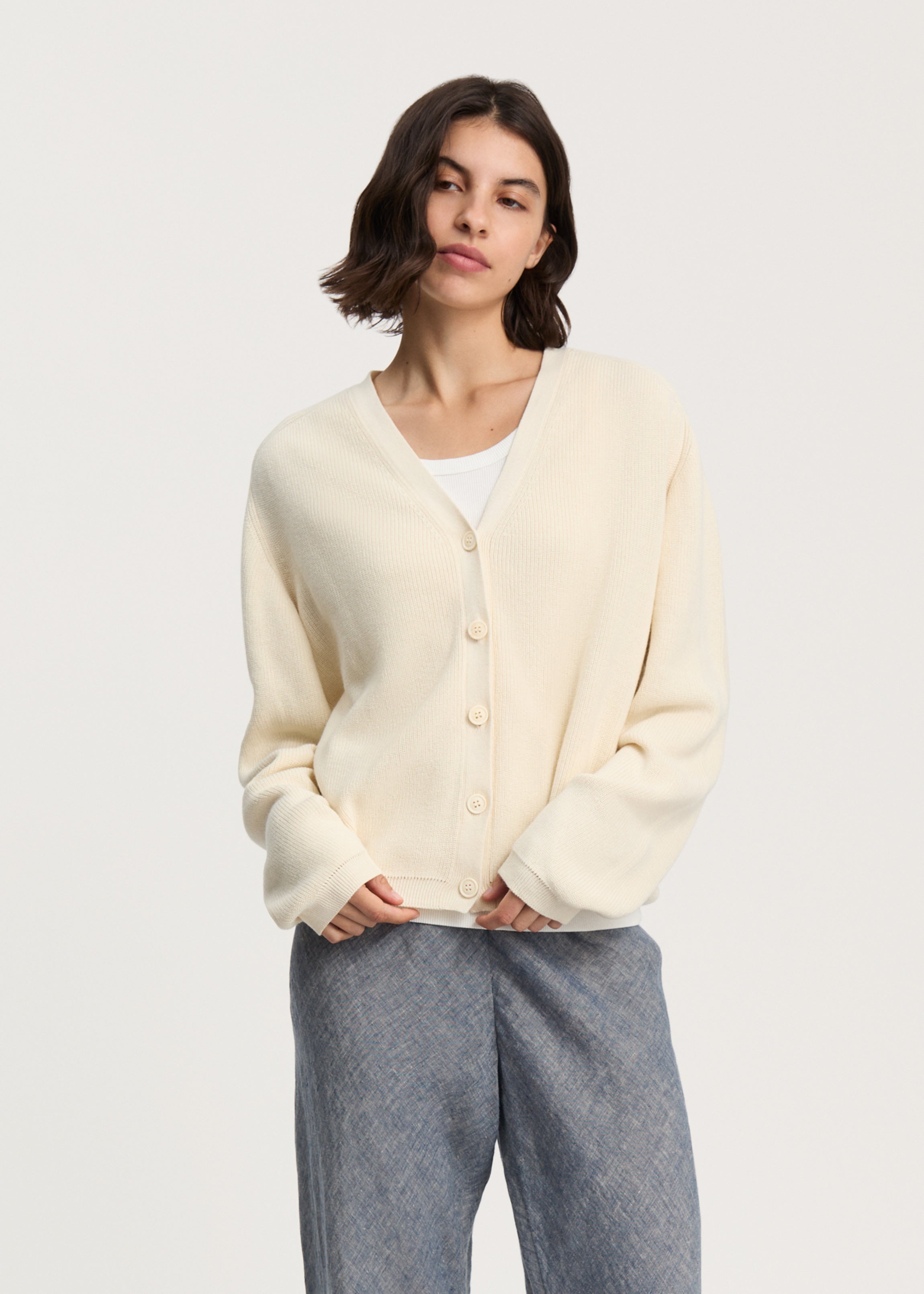 Vada cardigan | Pure Ecru Cardigan aiayu