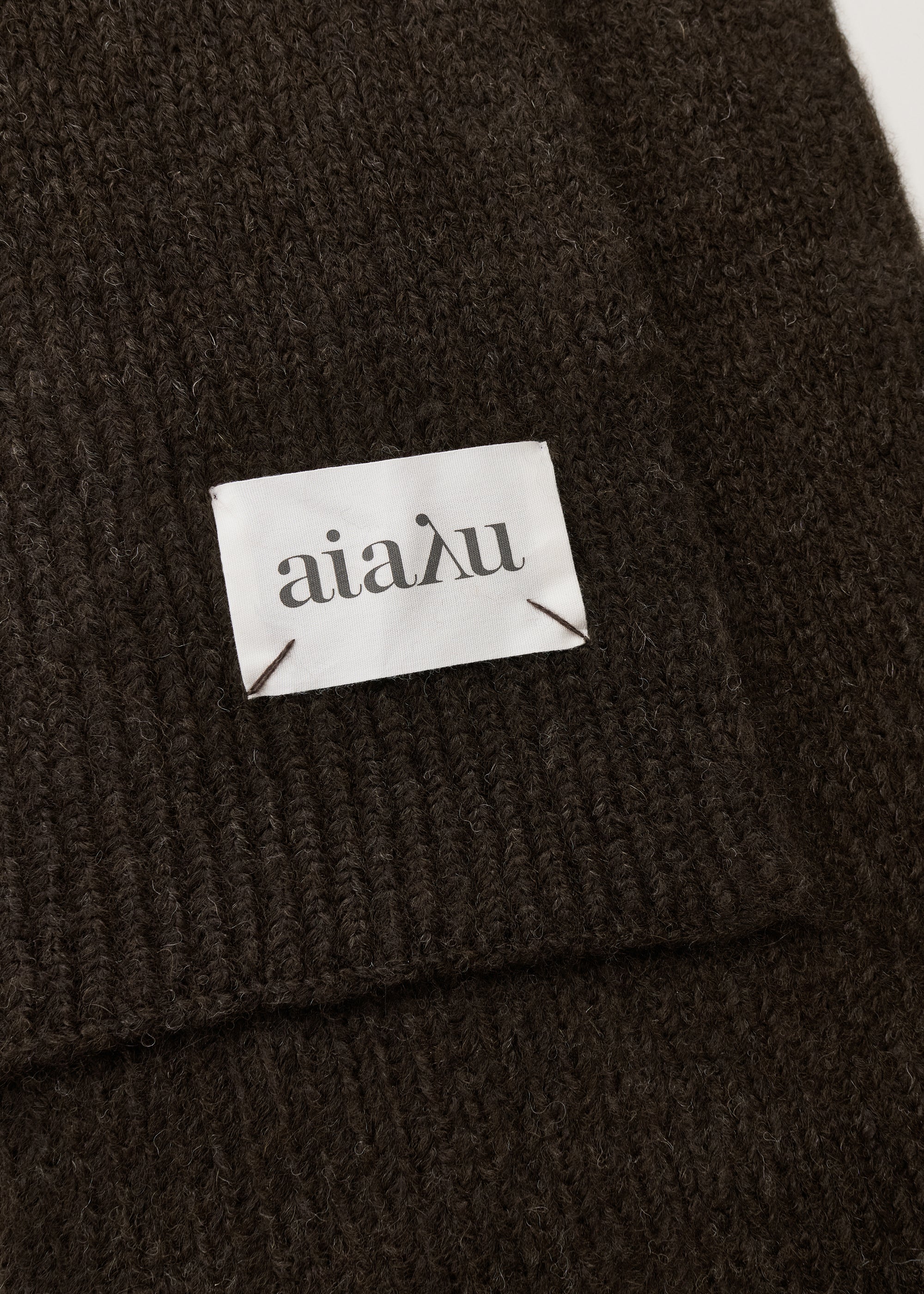 William scarf – wool | Pure Chocolate Scarf aiayu