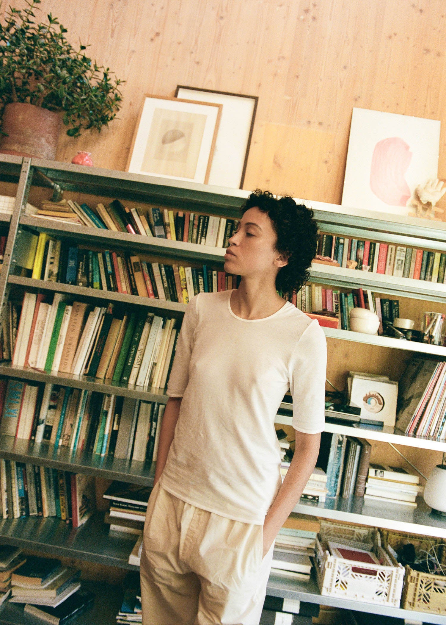 Gentle tee – cashmere | White Blouse aiayu