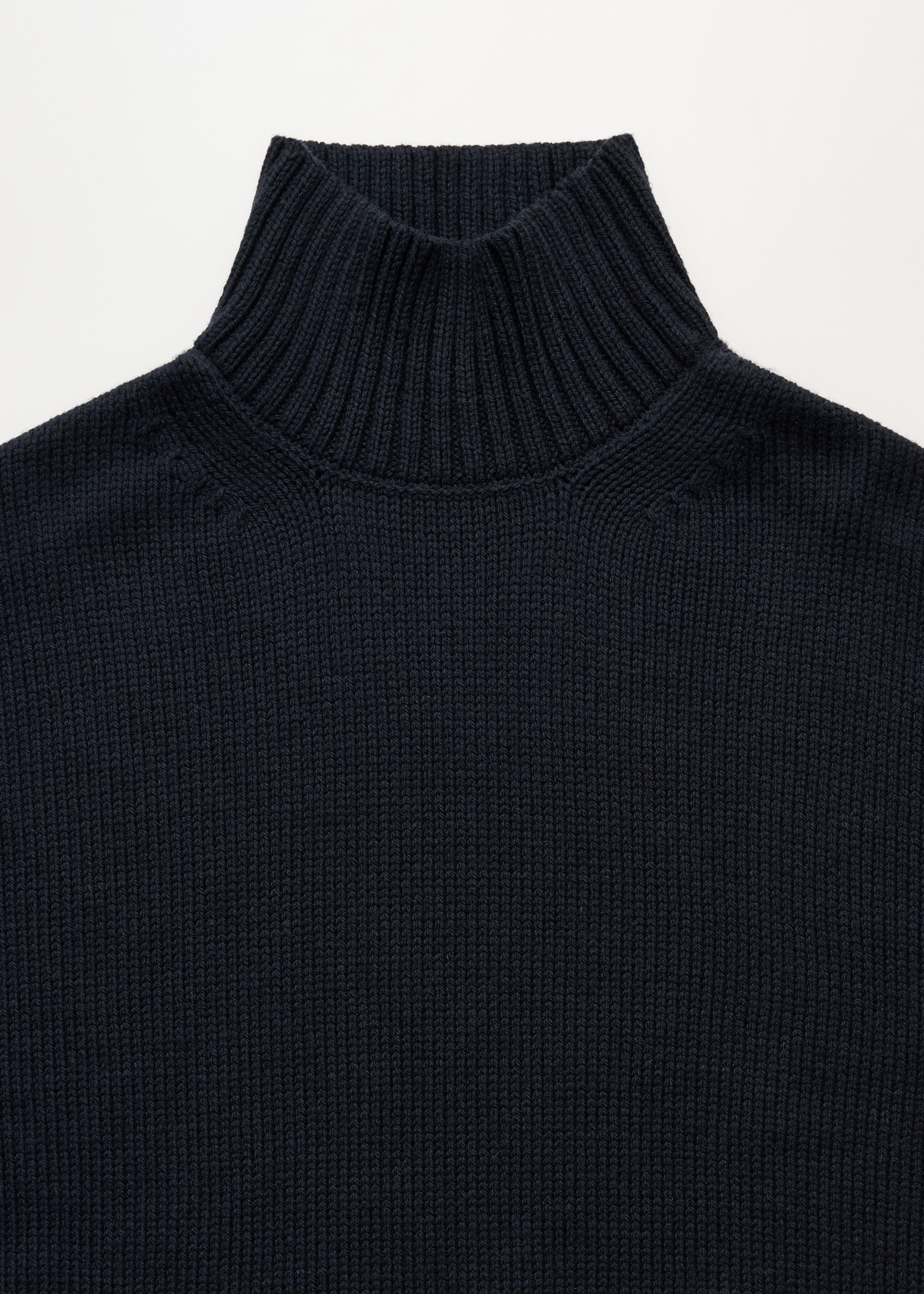 Farah sweater – highland wool | Black Navy Sweater aiayu