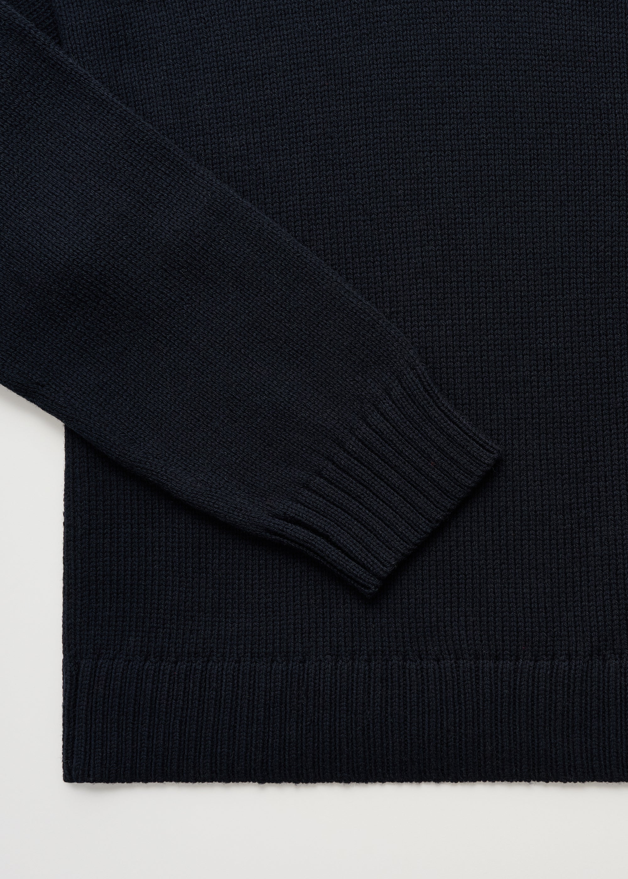 Farah sweater – highland wool | Black Navy Sweater aiayu
