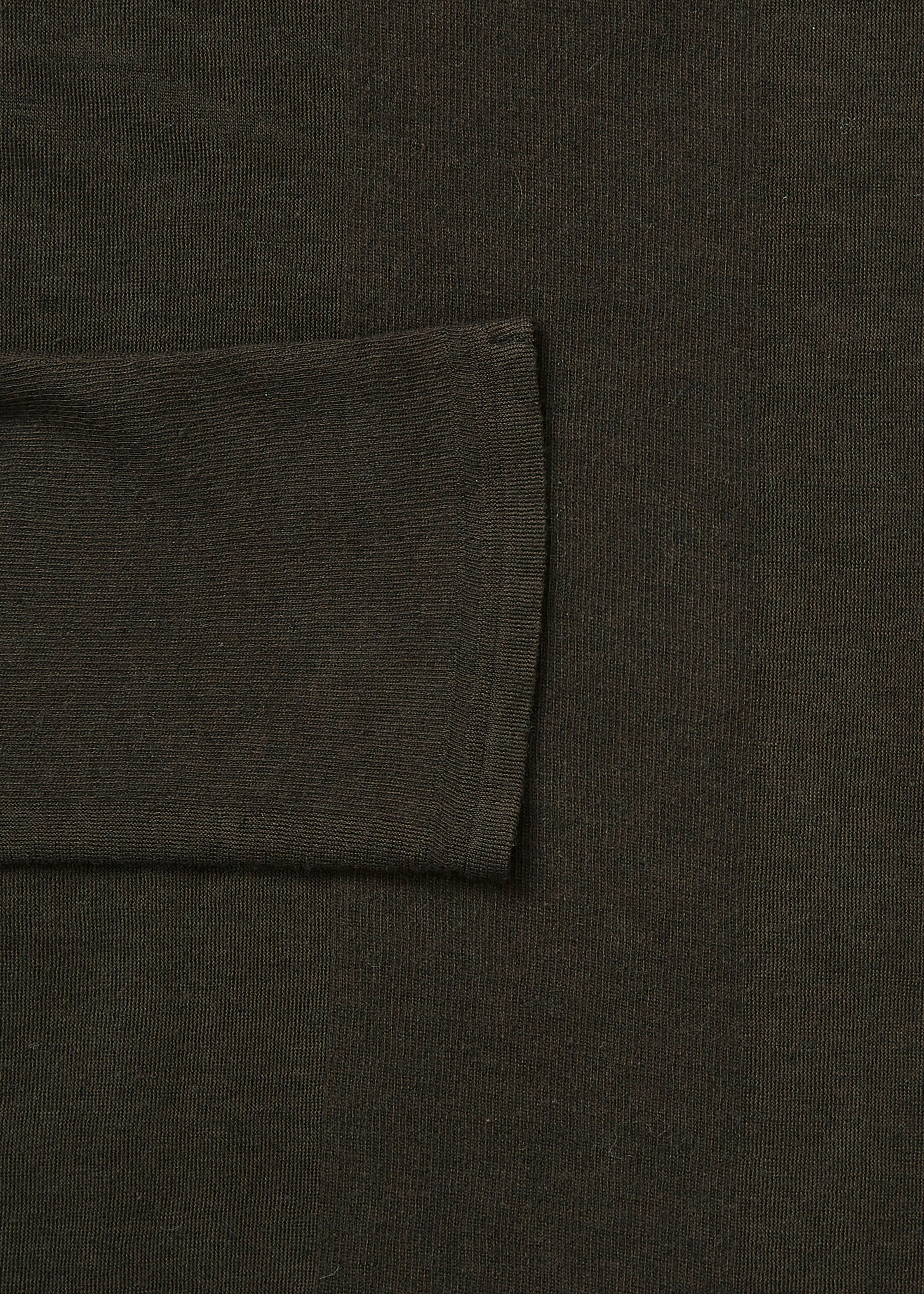 Gentle cashmere turtleneck | Dark Brown