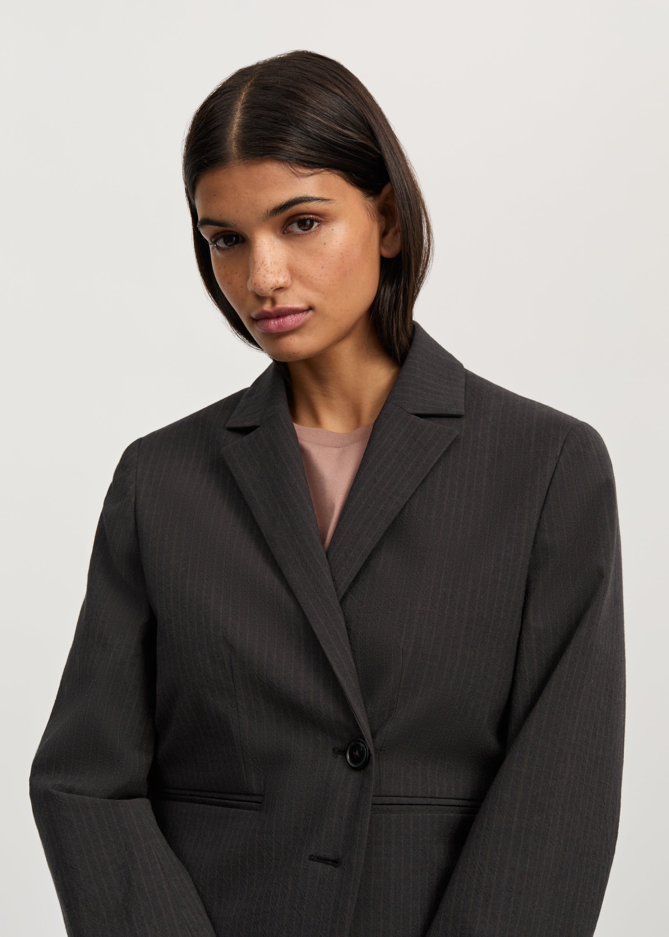 Halona jacket pin | Brownstone Blazer aiayu