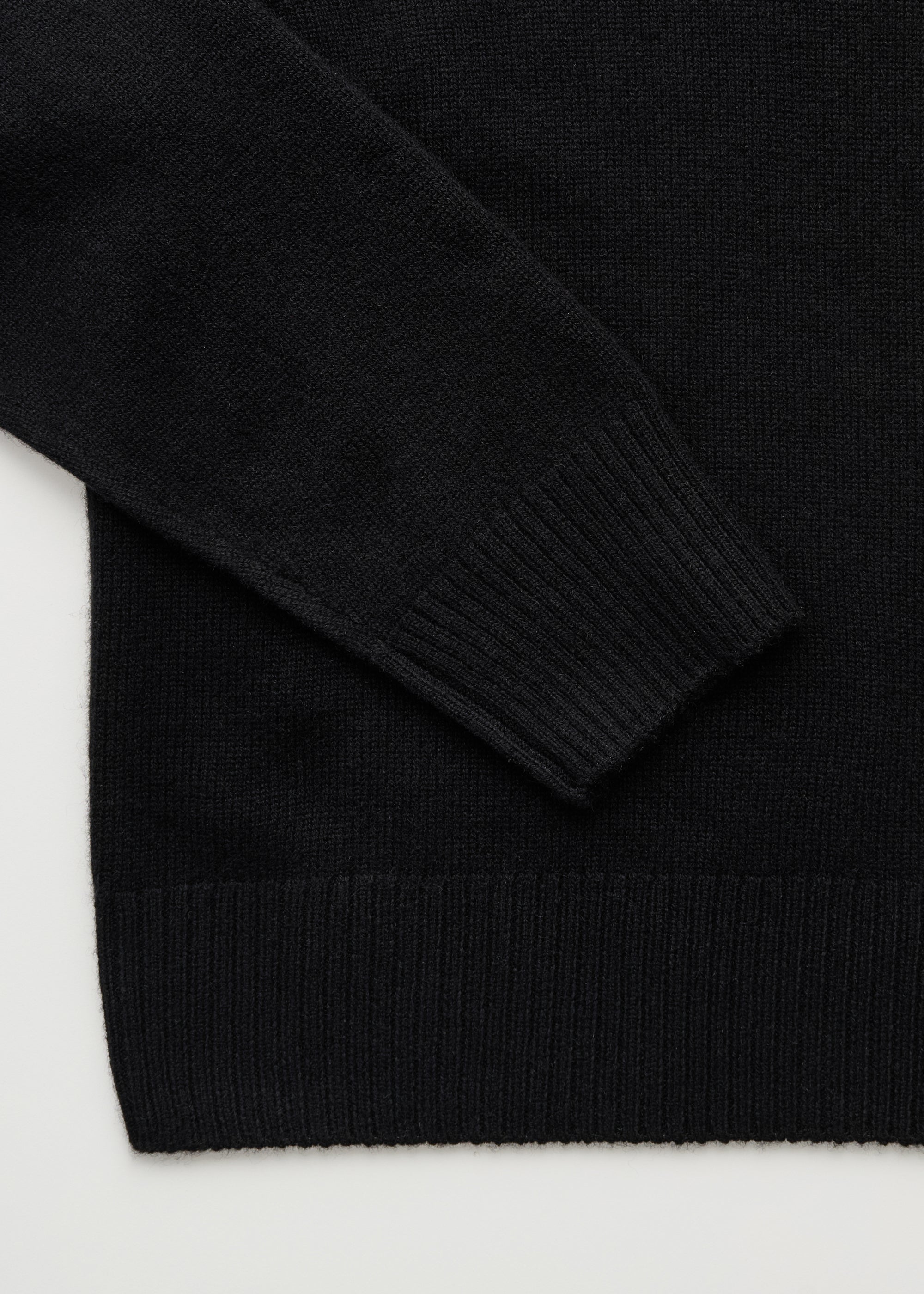 Inga sweater – pure cashmere | Black Sweater aiayu