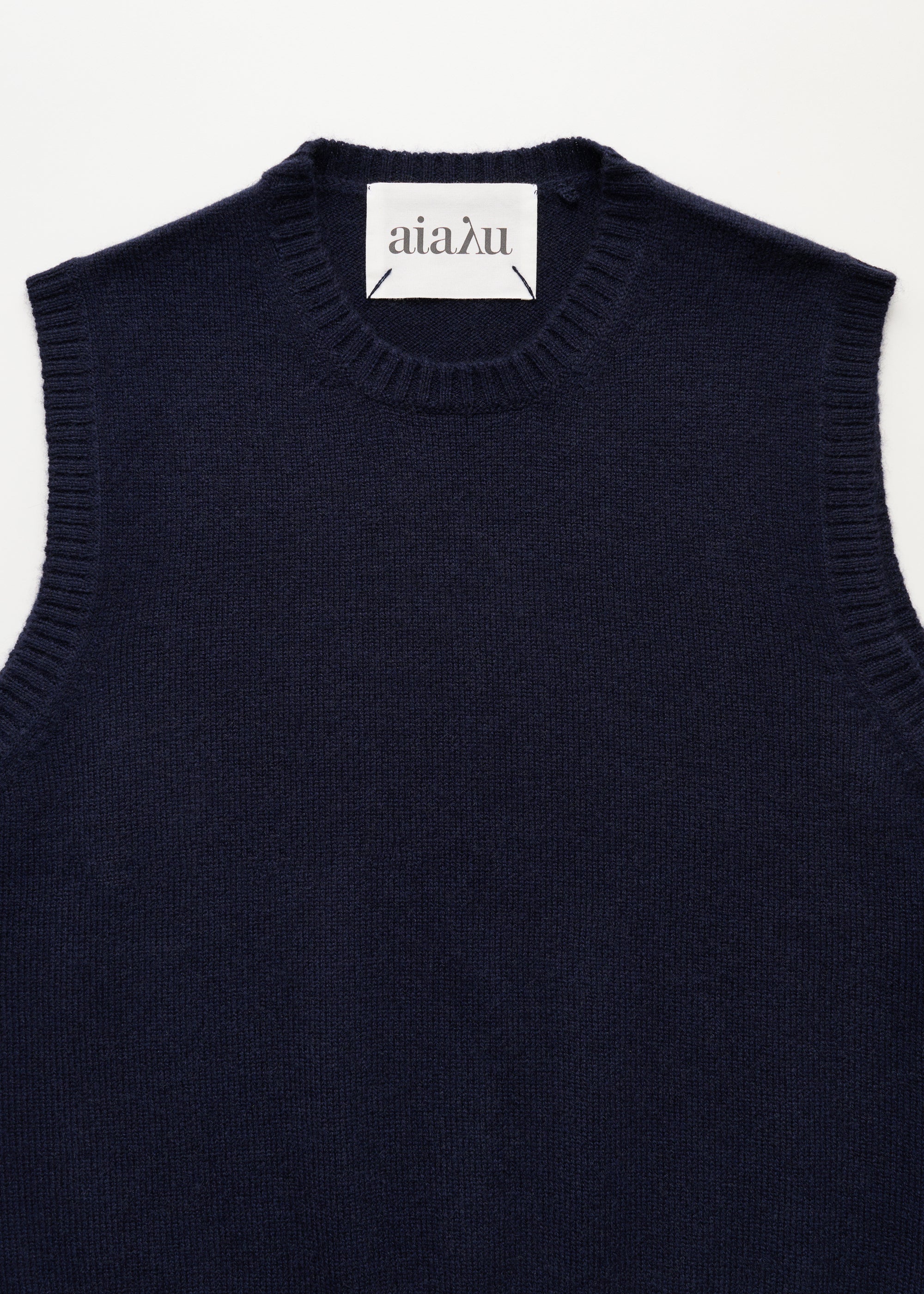 Ingeborg vest – pure cashmere | Black Blue Vest aiayu