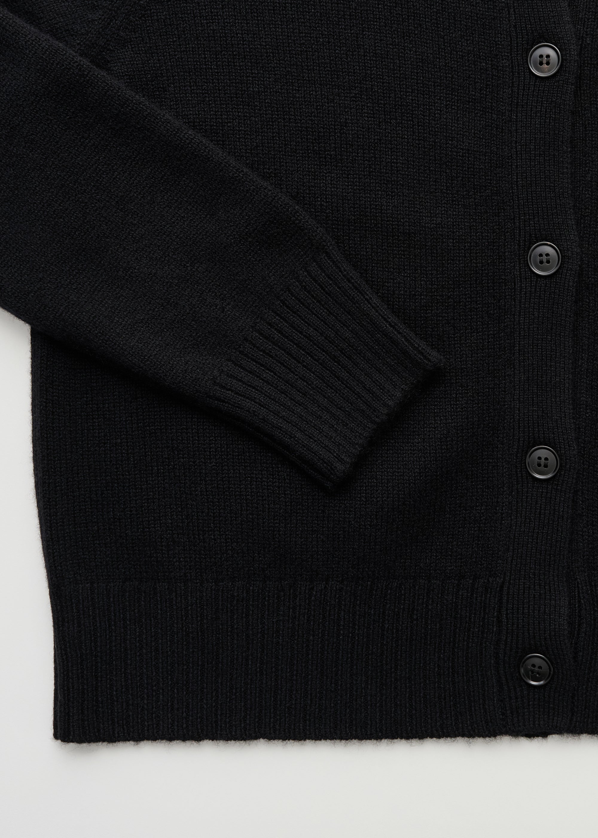 Ingolf cardigan – pure cashmere | Black Cardigan aiayu