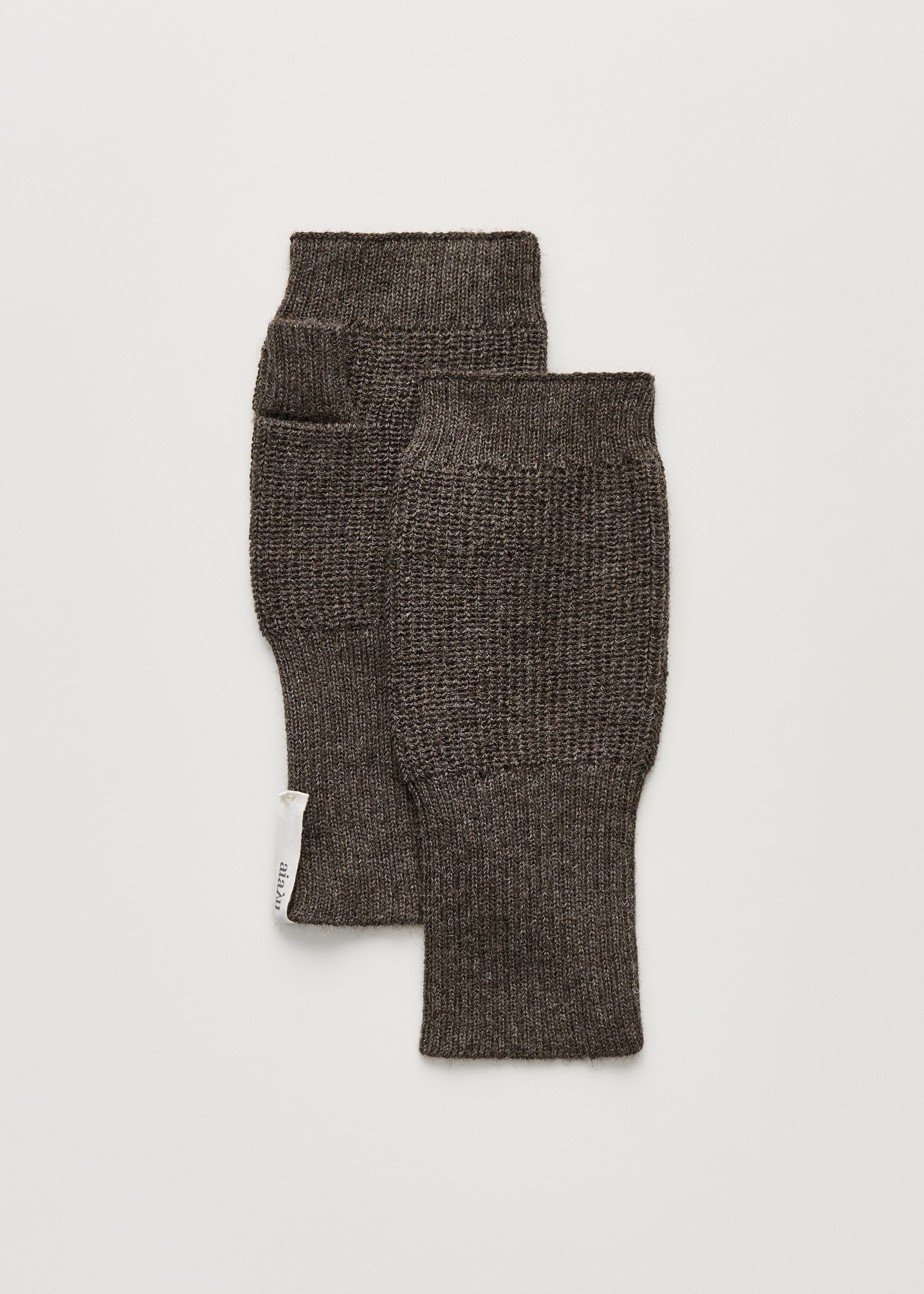 Judy mittens – llama | Pure smokey brown Mittens aiayu