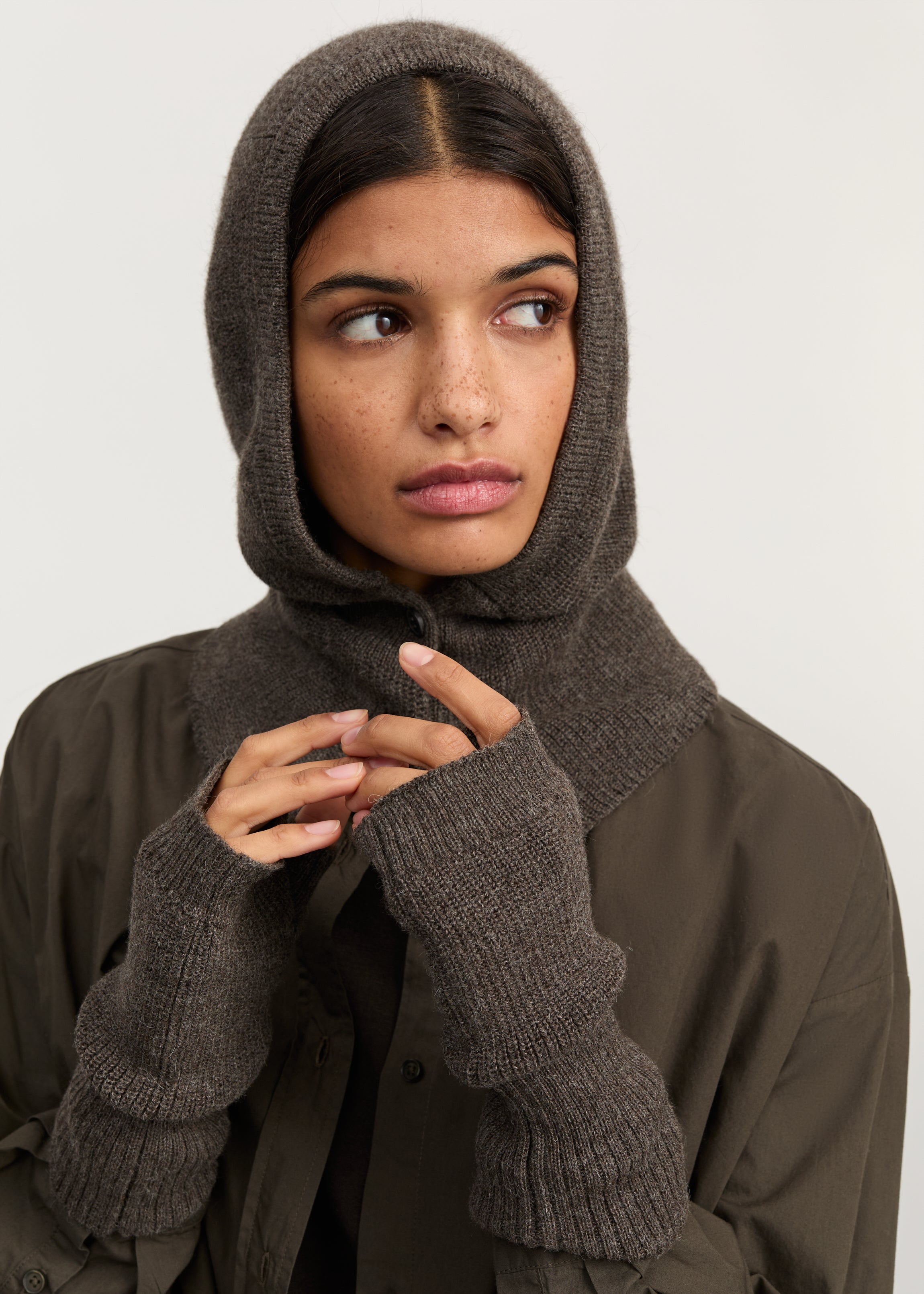 Judy mittens – llama | Pure smokey brown Mittens aiayu