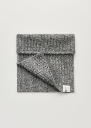 Nellie neck warmer – llama | Pure light grey Scarf aiayu