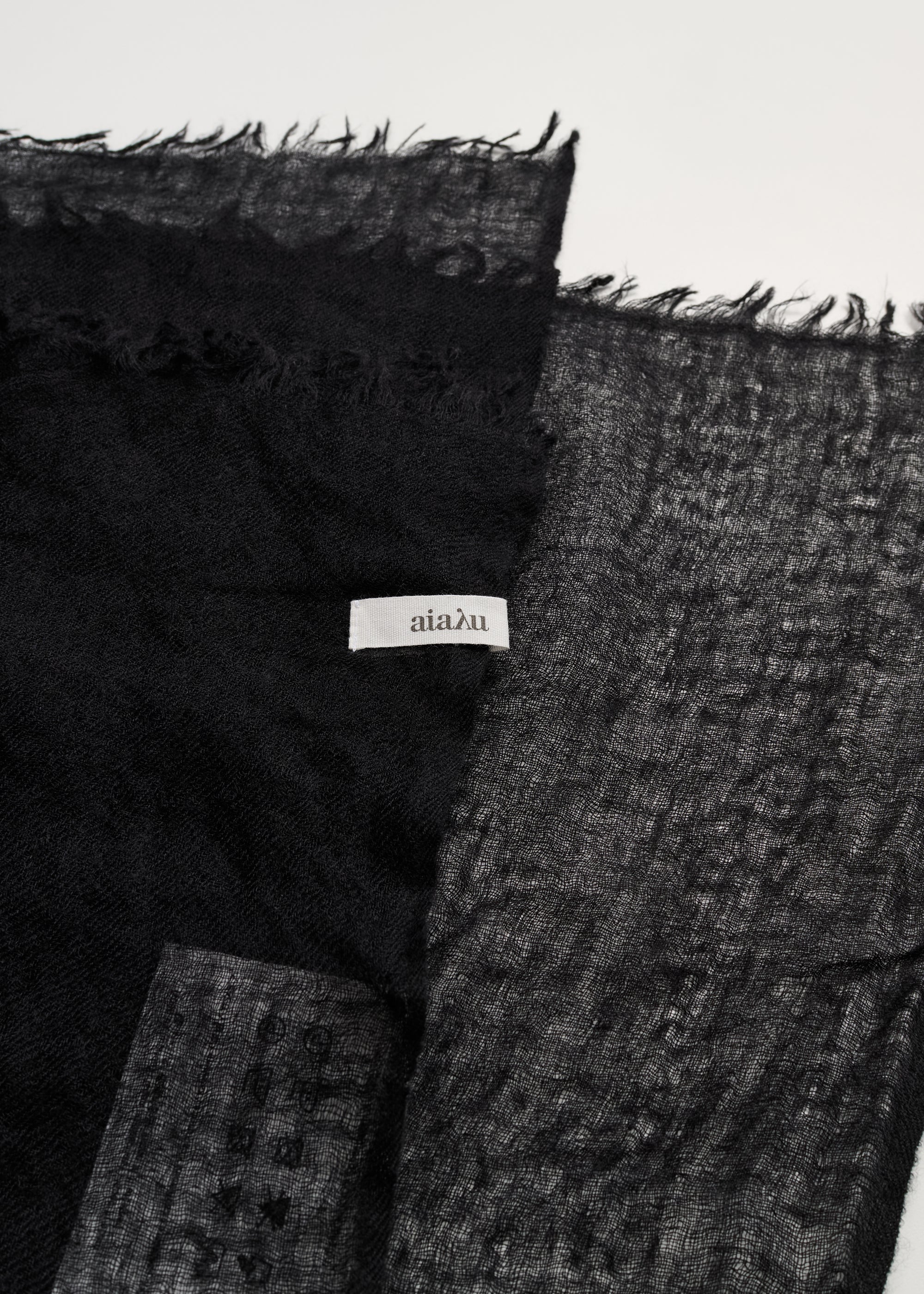 Poon scarf - pure cashmere | Black Scarf aiayu
