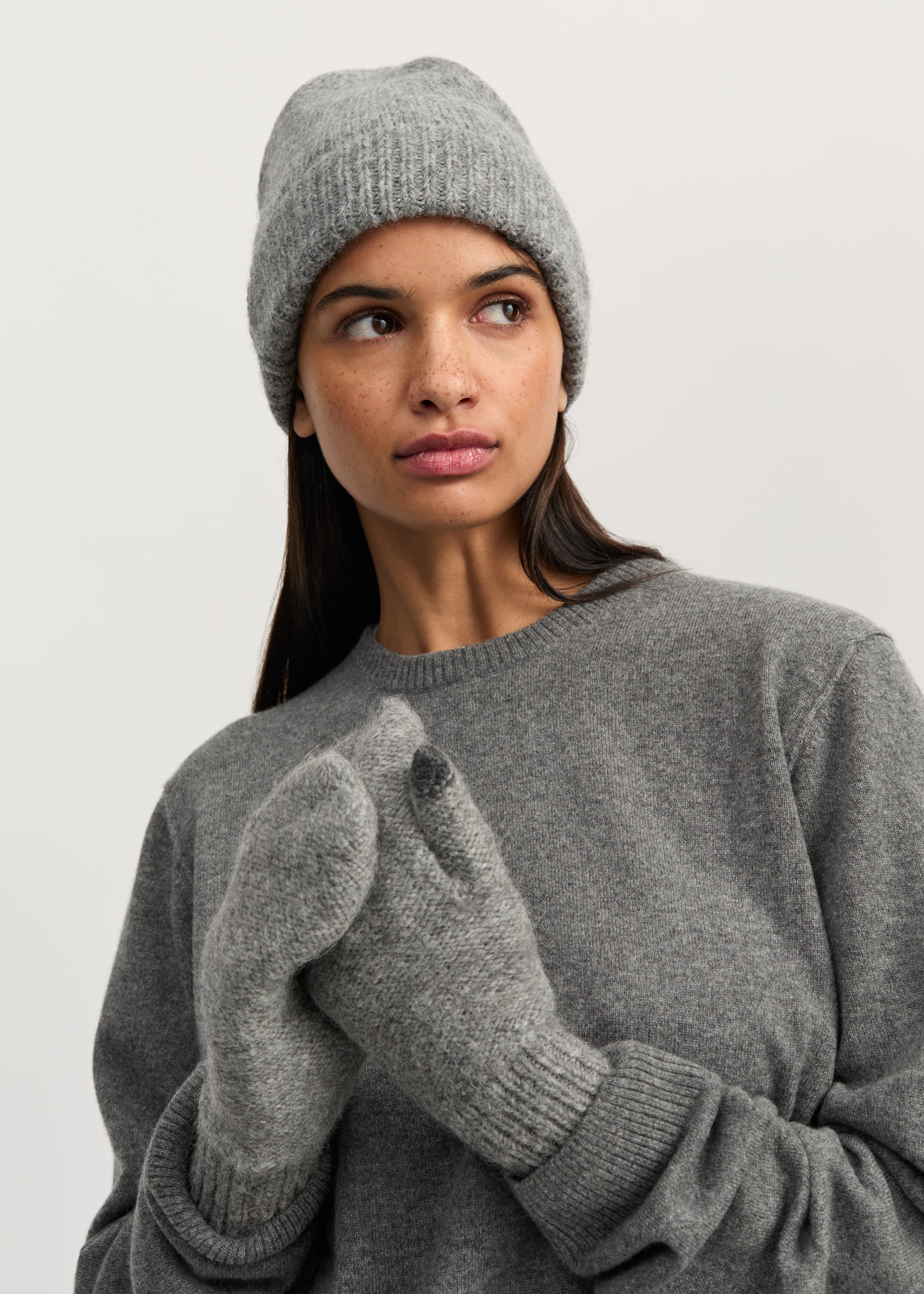 Sadie mittens – llama | Pure light grey Mittens aiayu