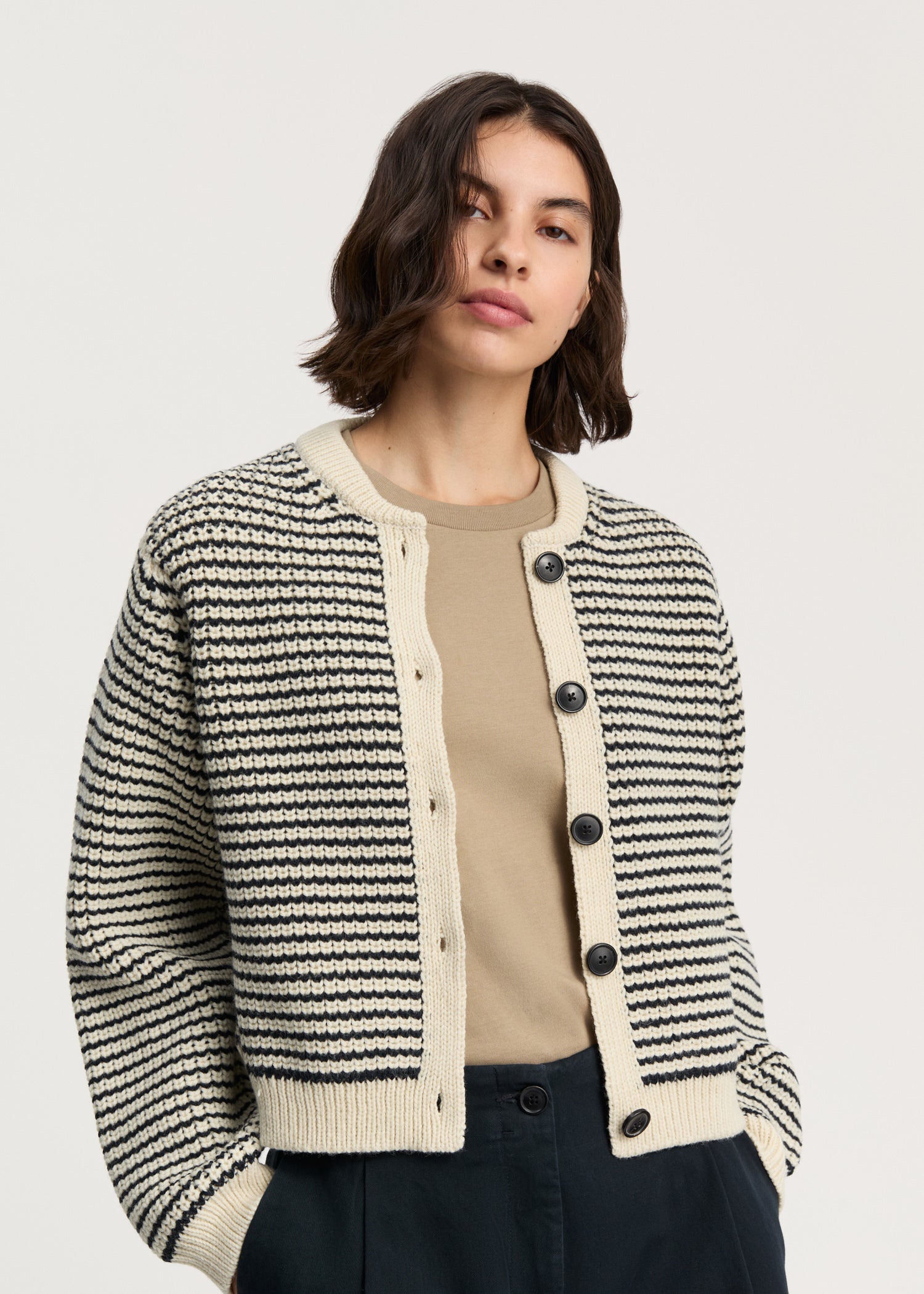 Shiva cardigan – highland wool | Mix Black Navy Cardigan aiayu