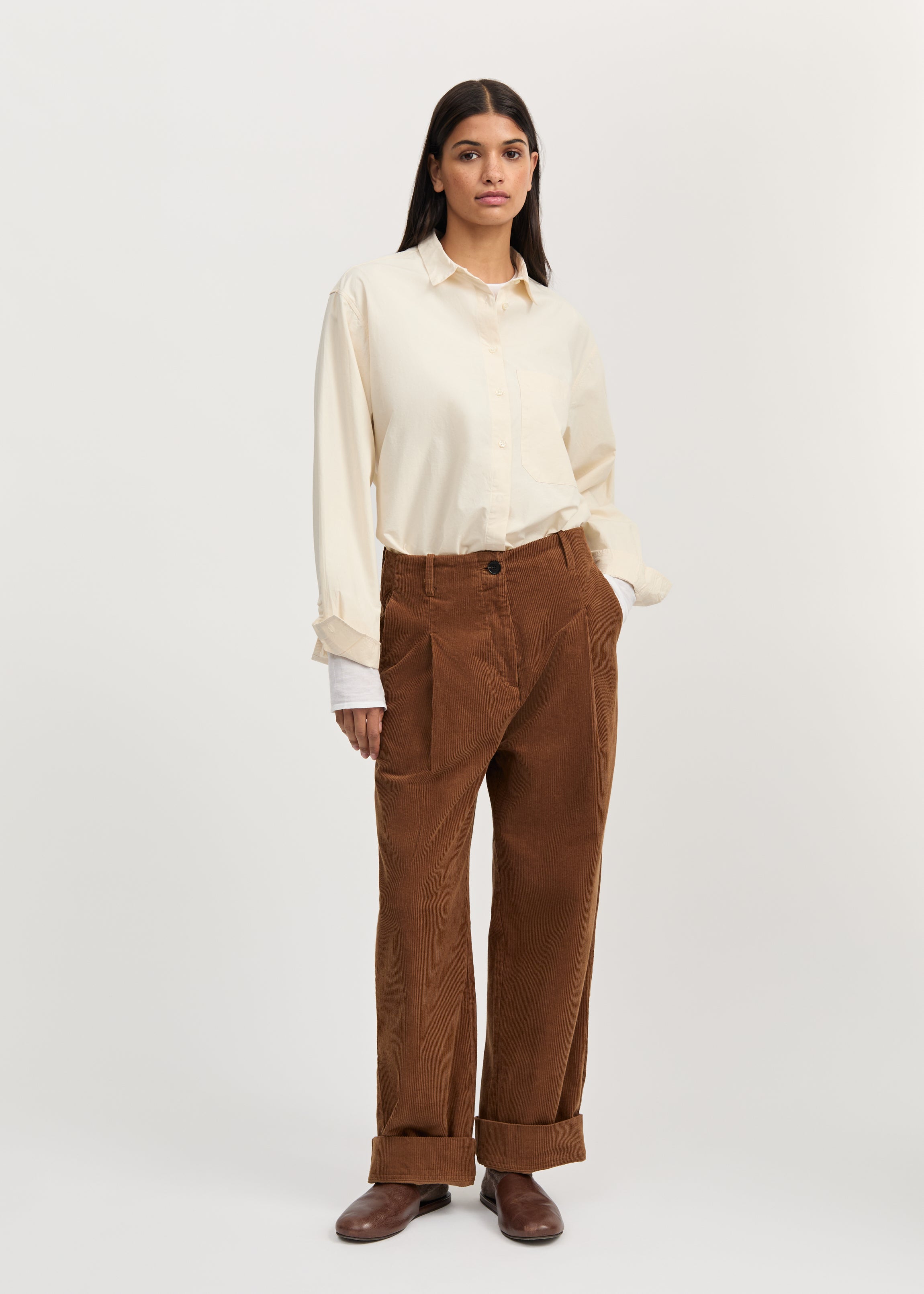Toto pant corduroy | Cognac Pants aiayu